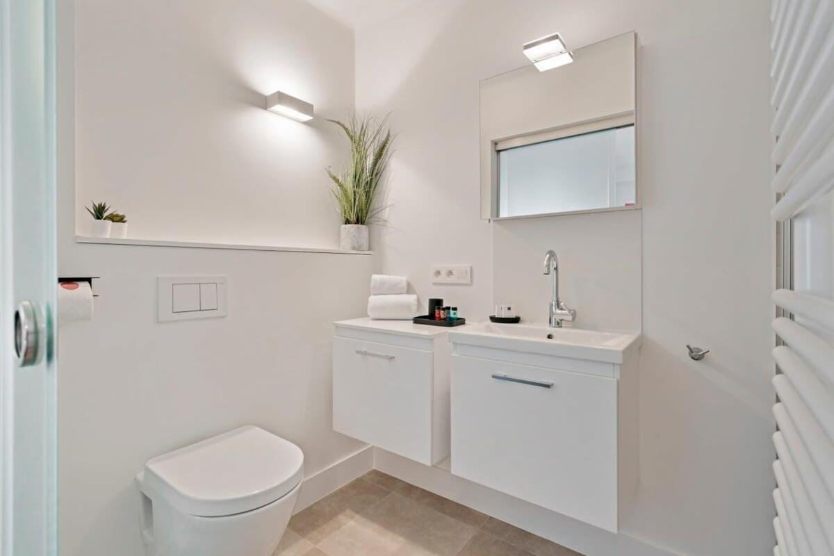 Huswell - Panoramic Seaview Apartment In 'T Zoute Knokke-Heist Bagian luar foto