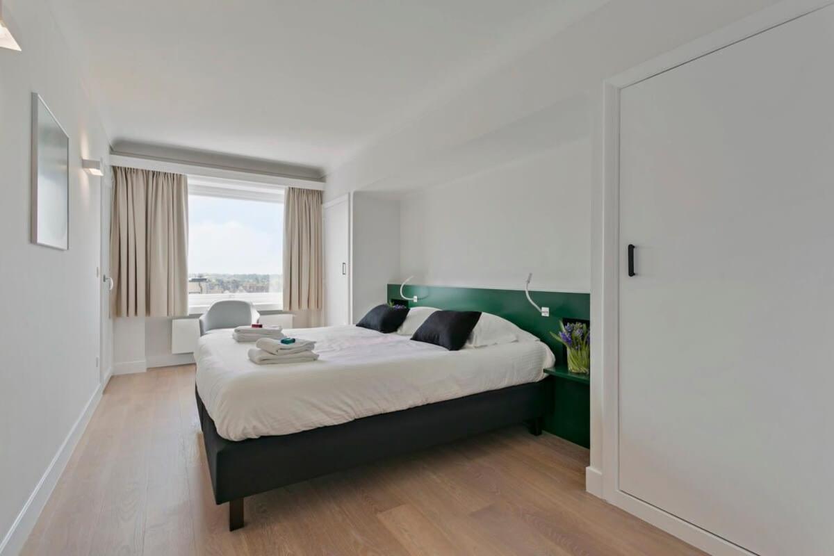 Huswell - Panoramic Seaview Apartment In 'T Zoute Knokke-Heist Bagian luar foto