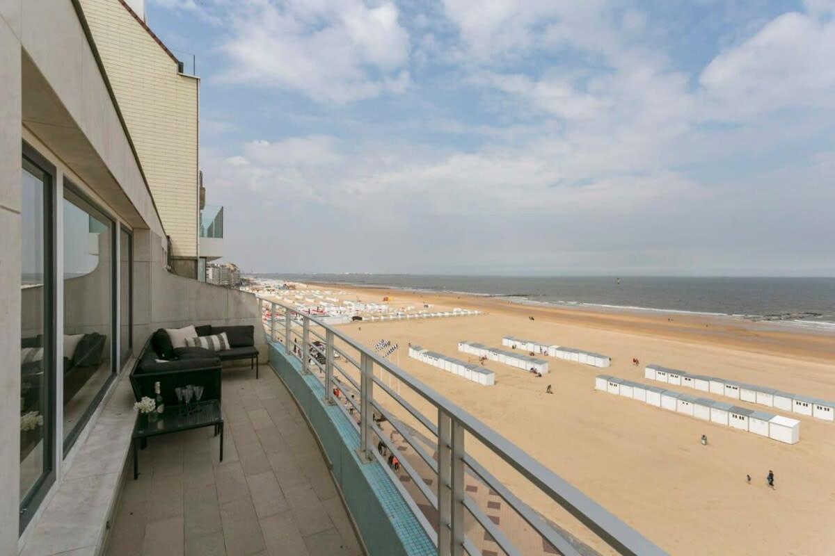 Huswell - Panoramic Seaview Apartment In 'T Zoute Knokke-Heist Bagian luar foto