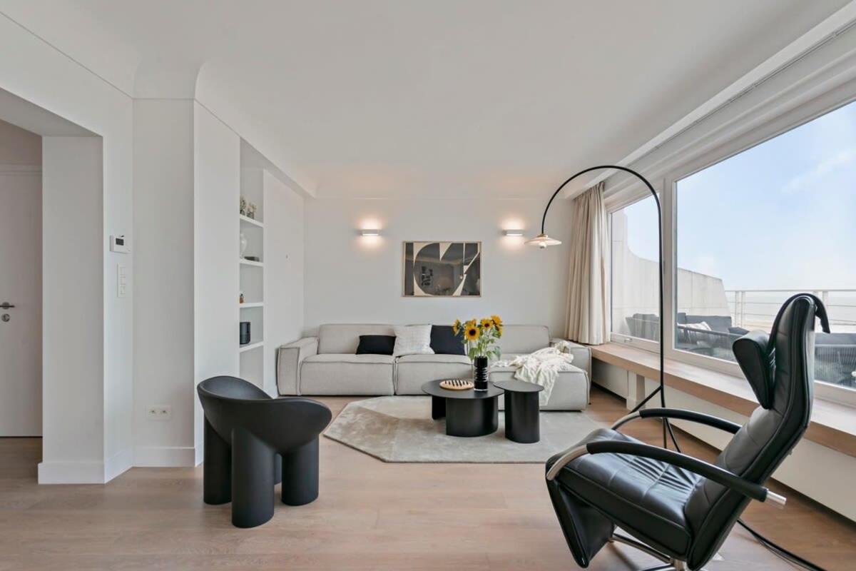Huswell - Panoramic Seaview Apartment In 'T Zoute Knokke-Heist Bagian luar foto